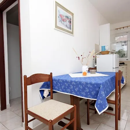 With Parking Space Barbat - Rab - 4962 Apartment Barbat na Rabu