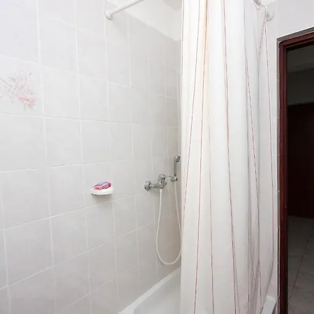 דירה With Parking Space Barbat, Rab - 4962 *