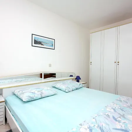With Parking Space Barbat, Rab - 4962 דירה *