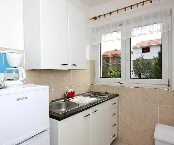 Apartman With Parking Space Barbat - Rab - 4962 *