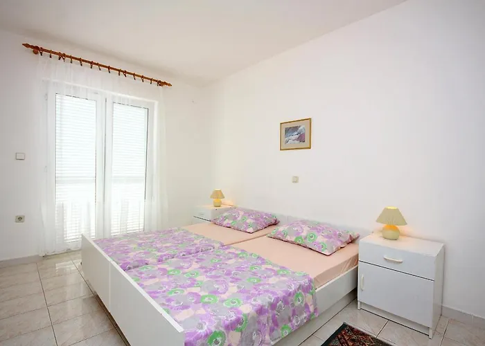 Apartman With Parking Space Barbat - Rab - 4962 *