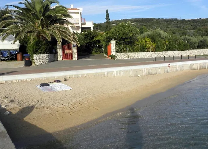 Apartman With Parking Space Barbat - Rab - 4962 Barbat na Rabu